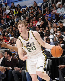 落后利物浦11分 曼市夺冠无望？.